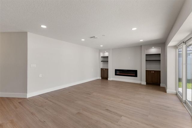 10088 PARADISE BOULEVARD, Treasure Island, FL 33706