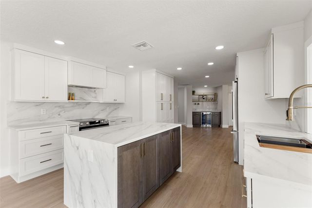 10088 PARADISE BOULEVARD, Treasure Island, FL 33706