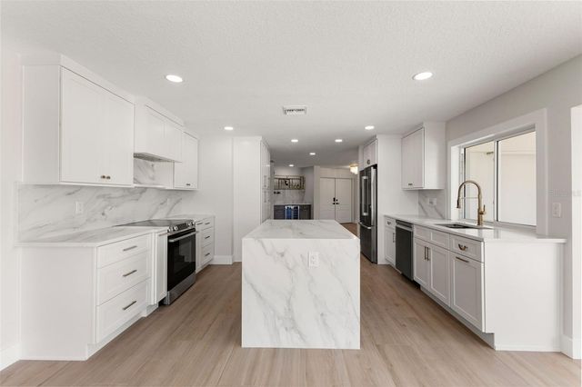 10088 PARADISE BOULEVARD, Treasure Island, FL 33706