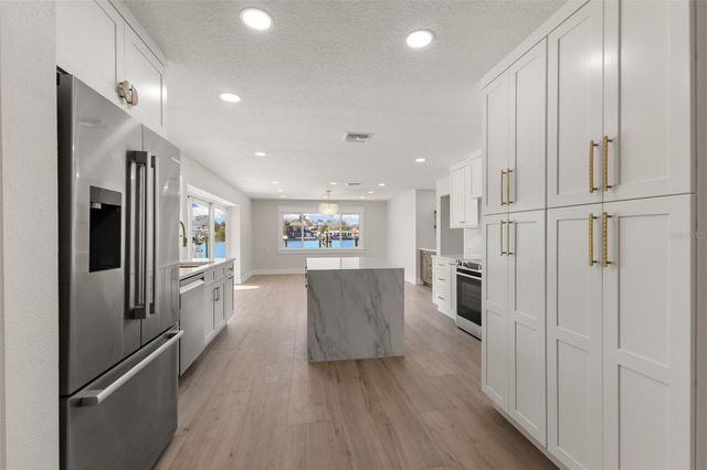 10088 PARADISE BOULEVARD, Treasure Island, FL 33706