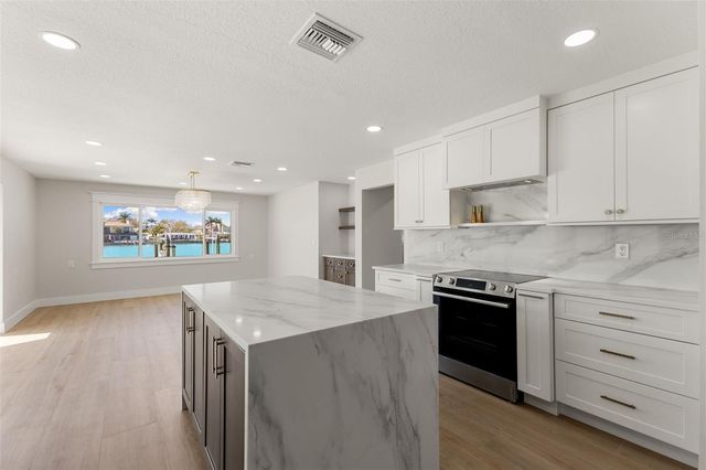 10088 PARADISE BOULEVARD, Treasure Island, FL 33706