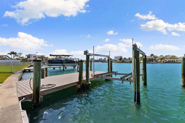 10088 PARADISE BOULEVARD, Treasure Island, FL 33706