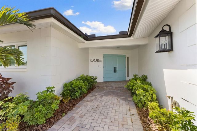 10088 PARADISE BOULEVARD, Treasure Island, FL 33706