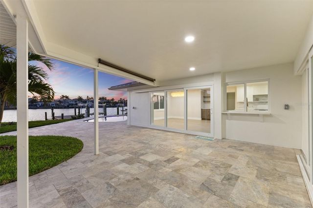 10088 PARADISE BOULEVARD, Treasure Island, FL 33706