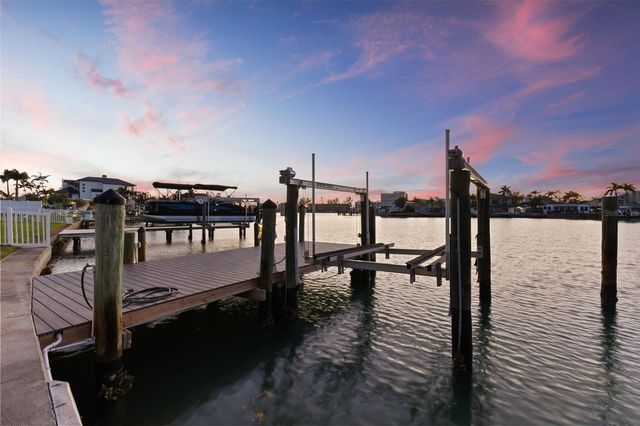 10088 PARADISE BOULEVARD, Treasure Island, FL 33706