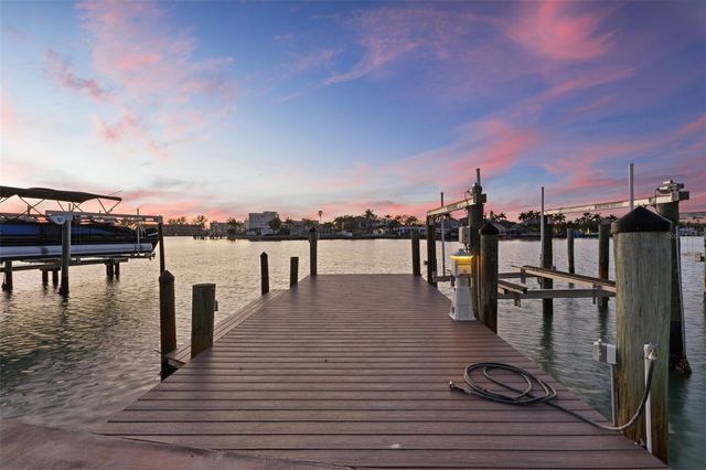 10088 PARADISE BOULEVARD, Treasure Island, FL 33706