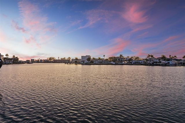 10088 PARADISE BOULEVARD, Treasure Island, FL 33706