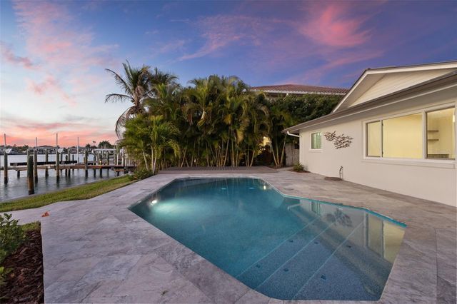 10088 PARADISE BOULEVARD, Treasure Island, FL 33706