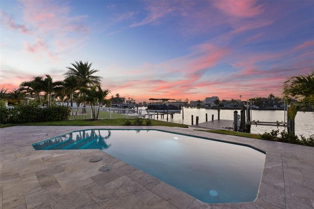 10088 PARADISE BOULEVARD, Treasure Island, FL 33706