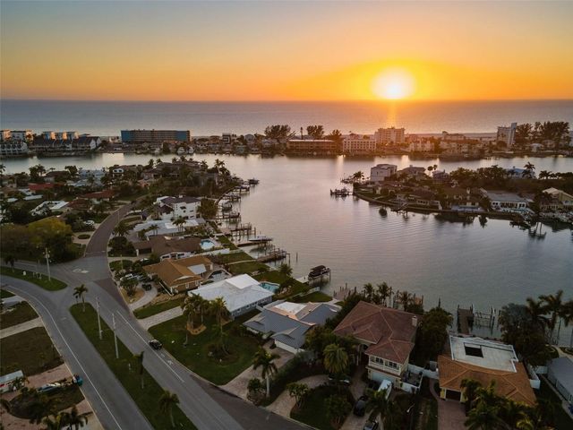 10088 PARADISE BOULEVARD, Treasure Island, FL 33706