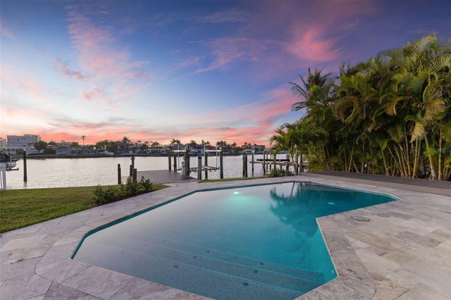 10088 PARADISE BOULEVARD, Treasure Island, FL 33706