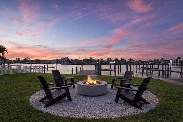 10088 PARADISE BOULEVARD, Treasure Island, FL 33706