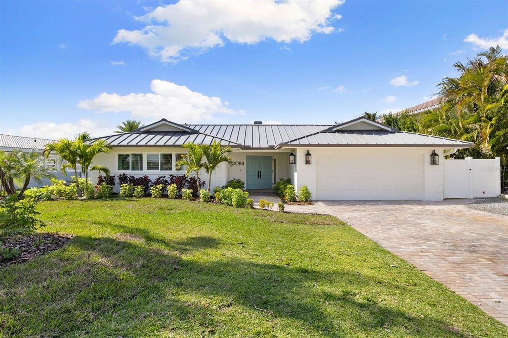 10088 PARADISE BOULEVARD, Treasure Island, FL 33706