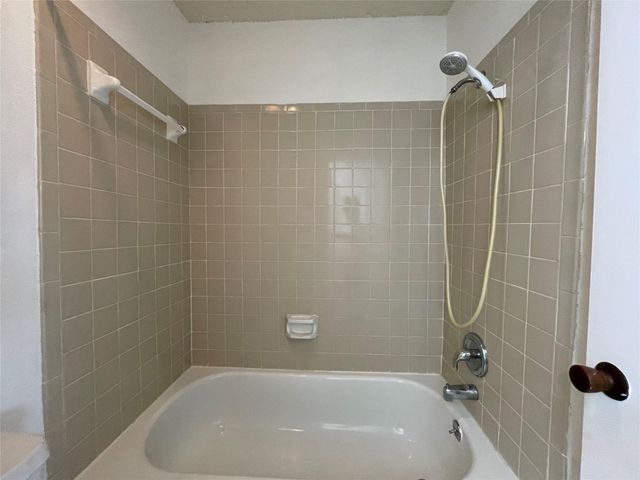 3909 Tanglewilde Street 3909, Houston, TX 77063