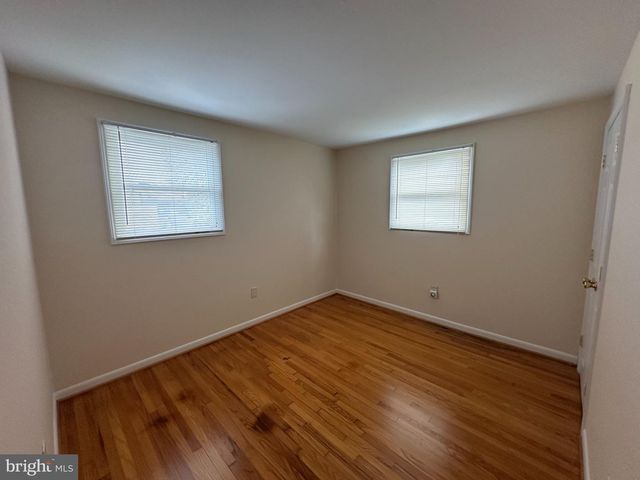 6 CHIMING RD, New Castle, DE 19720