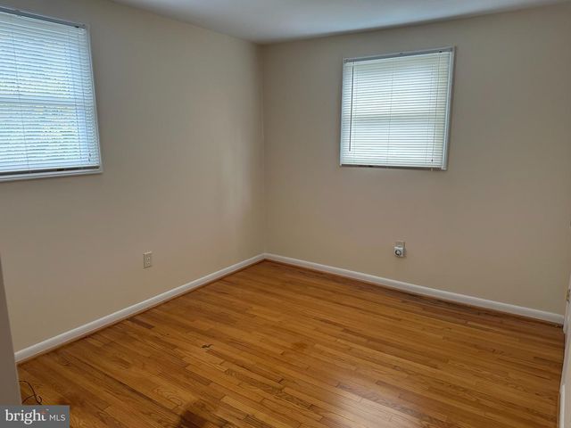 6 CHIMING RD, New Castle, DE 19720