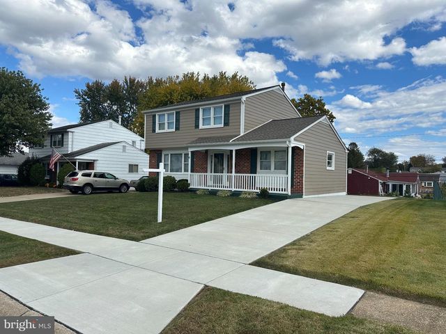 6 CHIMING RD, New Castle, DE 19720