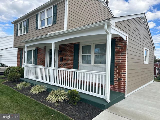 6 CHIMING RD, New Castle, DE 19720