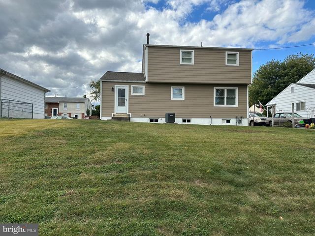 6 CHIMING RD, New Castle, DE 19720