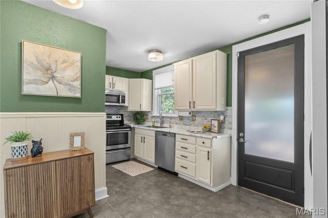 4228 Schiller Place, St Louis, MO 63116
