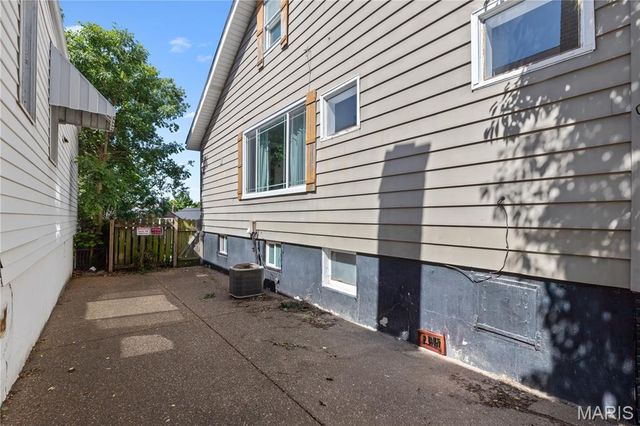 4228 Schiller Place, St Louis, MO 63116