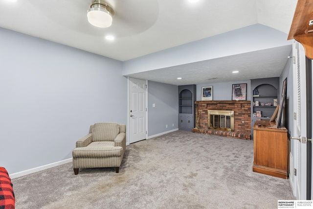11005 Sahler Street, Omaha, NE 68164