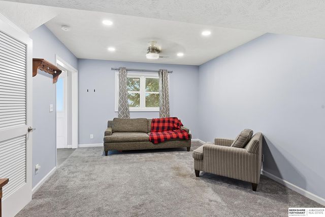11005 Sahler Street, Omaha, NE 68164