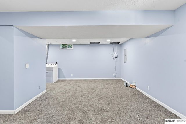 11005 Sahler Street, Omaha, NE 68164