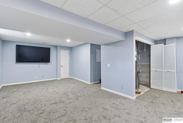 11005 Sahler Street, Omaha, NE 68164
