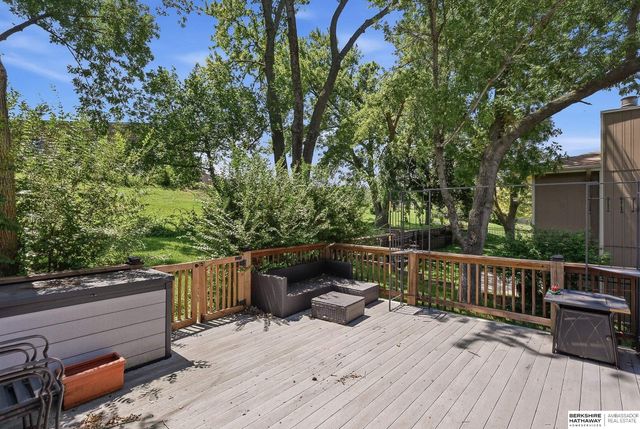 11005 Sahler Street, Omaha, NE 68164