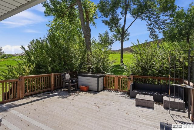 11005 Sahler Street, Omaha, NE 68164