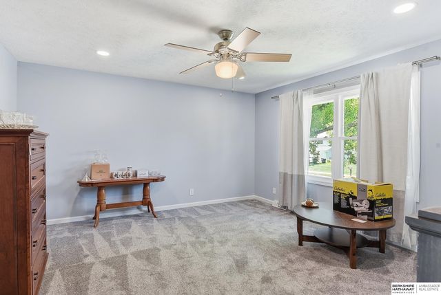 11005 Sahler Street, Omaha, NE 68164
