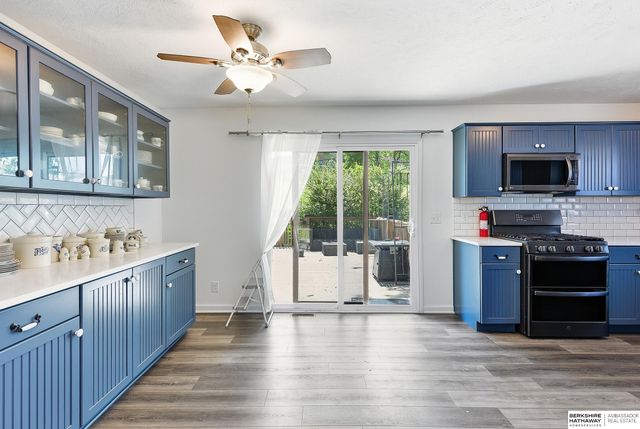 11005 Sahler Street, Omaha, NE 68164