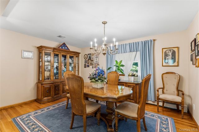 6 Canterbury Court, East Setauket, NY 11733