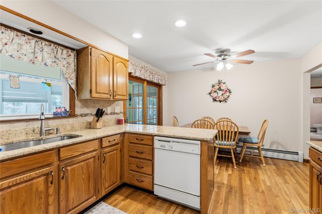6 Canterbury Court, East Setauket, NY 11733