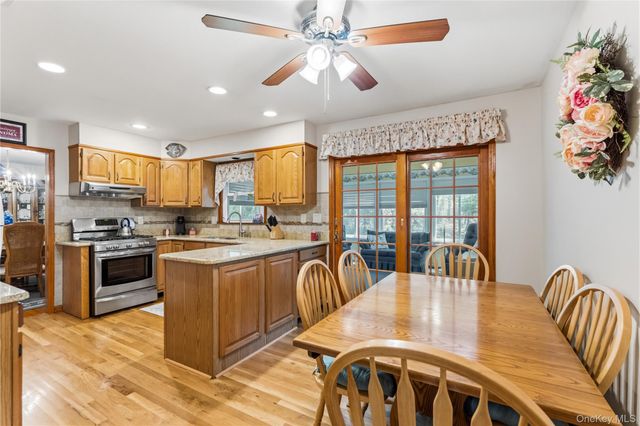 6 Canterbury Court, East Setauket, NY 11733