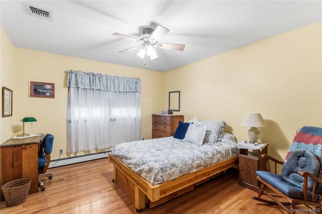6 Canterbury Court, East Setauket, NY 11733