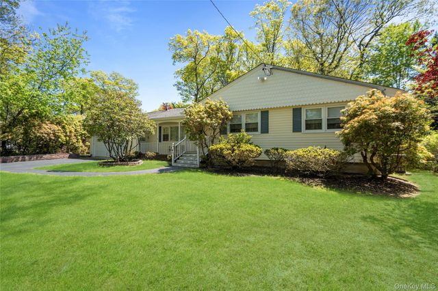 6 Canterbury Court, East Setauket, NY 11733
