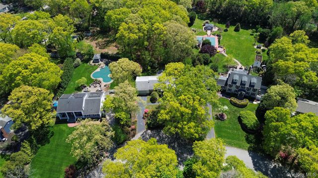 6 Canterbury Court, East Setauket, NY 11733