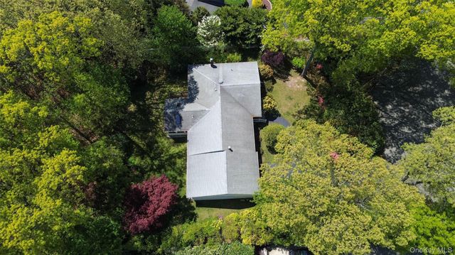 6 Canterbury Court, East Setauket, NY 11733