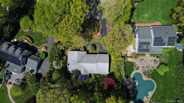 6 Canterbury Court, East Setauket, NY 11733