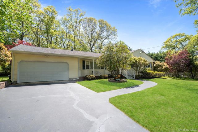 6 Canterbury Court, East Setauket, NY 11733