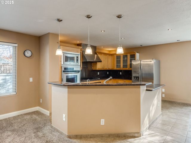 15446 Se HONEYSUCKLE Way, Clackamas, OR 97015