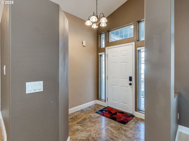 15446 Se HONEYSUCKLE Way, Clackamas, OR 97015