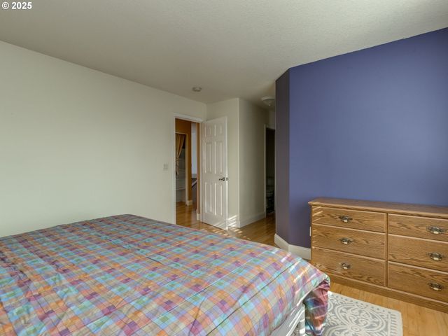 15446 Se HONEYSUCKLE Way, Clackamas, OR 97015