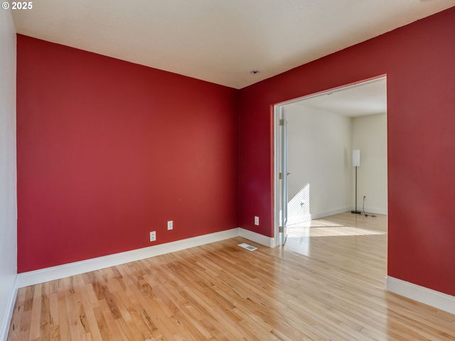 15446 Se HONEYSUCKLE Way, Clackamas, OR 97015