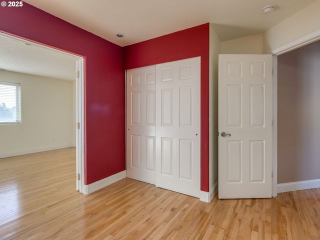 15446 Se HONEYSUCKLE Way, Clackamas, OR 97015