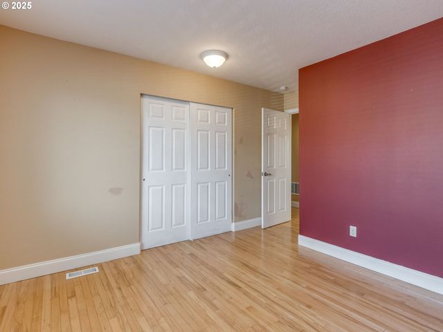 15446 Se HONEYSUCKLE Way, Clackamas, OR 97015