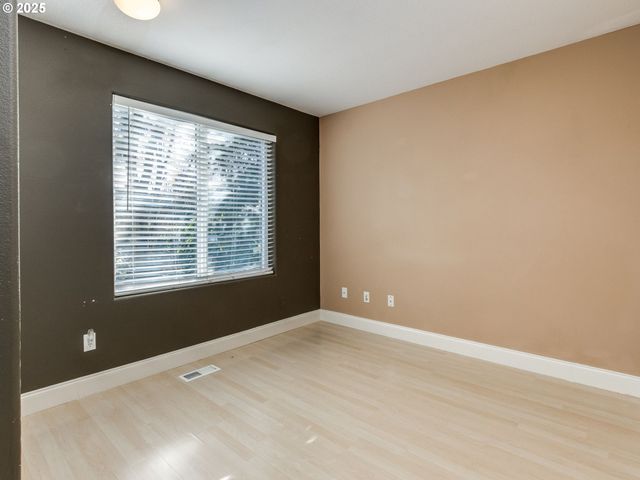 15446 Se HONEYSUCKLE Way, Clackamas, OR 97015