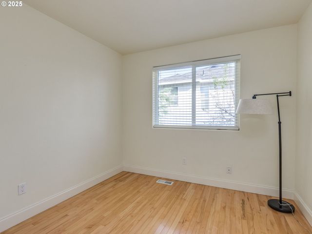 15446 Se HONEYSUCKLE Way, Clackamas, OR 97015